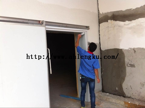 冷庫門安裝中 QQ圖片20141119202123.jpg