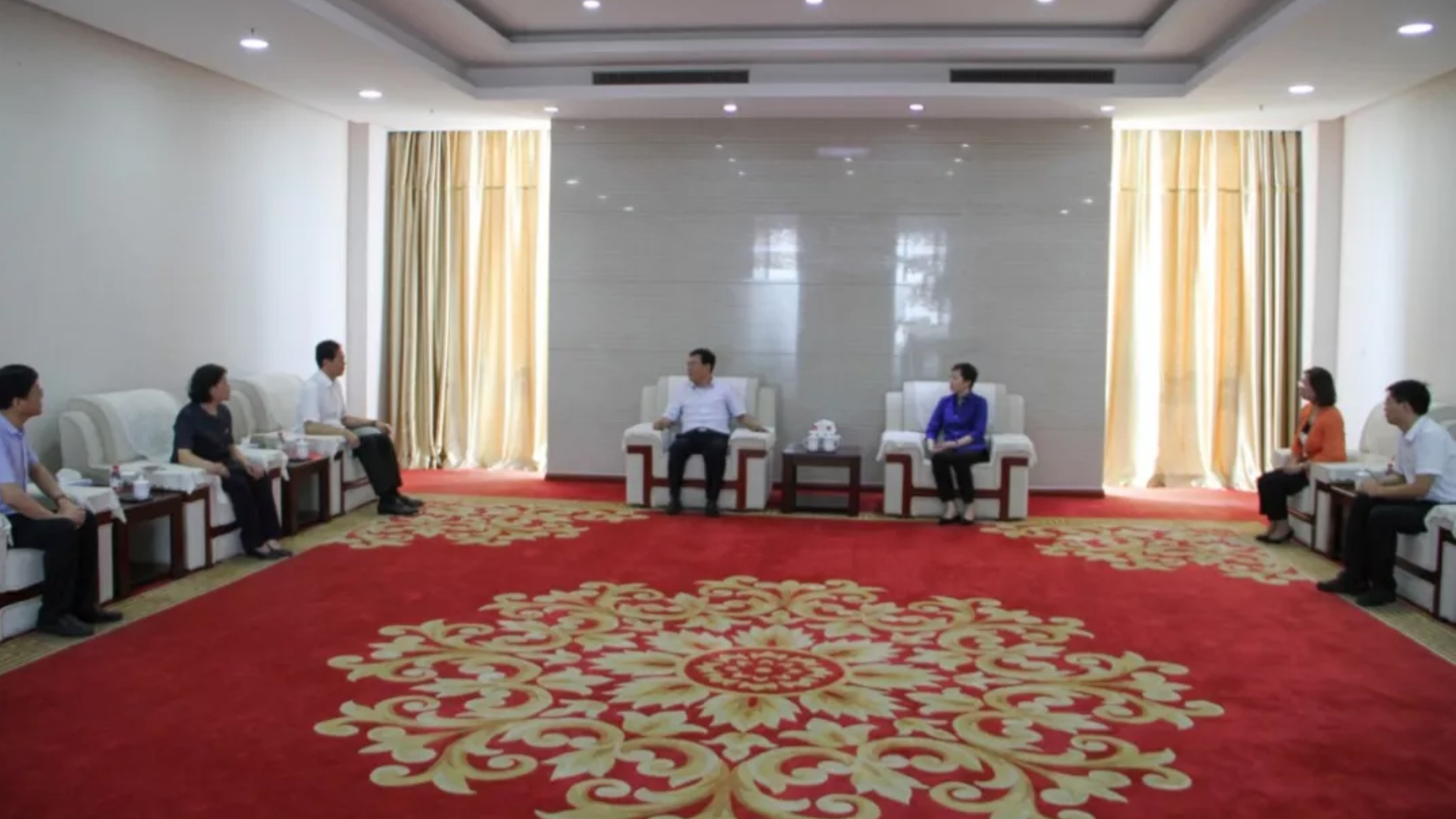 濰坊市委常委、組織部部長(zhǎng)劉國(guó)偉來(lái)浩信集團(tuán)走訪(fǎng)慰問(wèn)省勞模呂繼賢董事長(zhǎng)